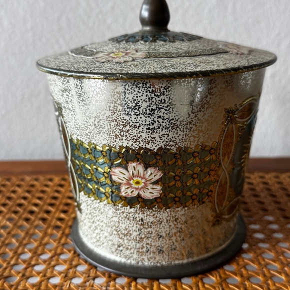 Vintage Beret Ware tin canister with lid gold blue flower design - Picture 5 of 11